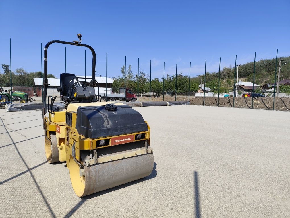Cilindru compactor de 3 tone cu vibrație