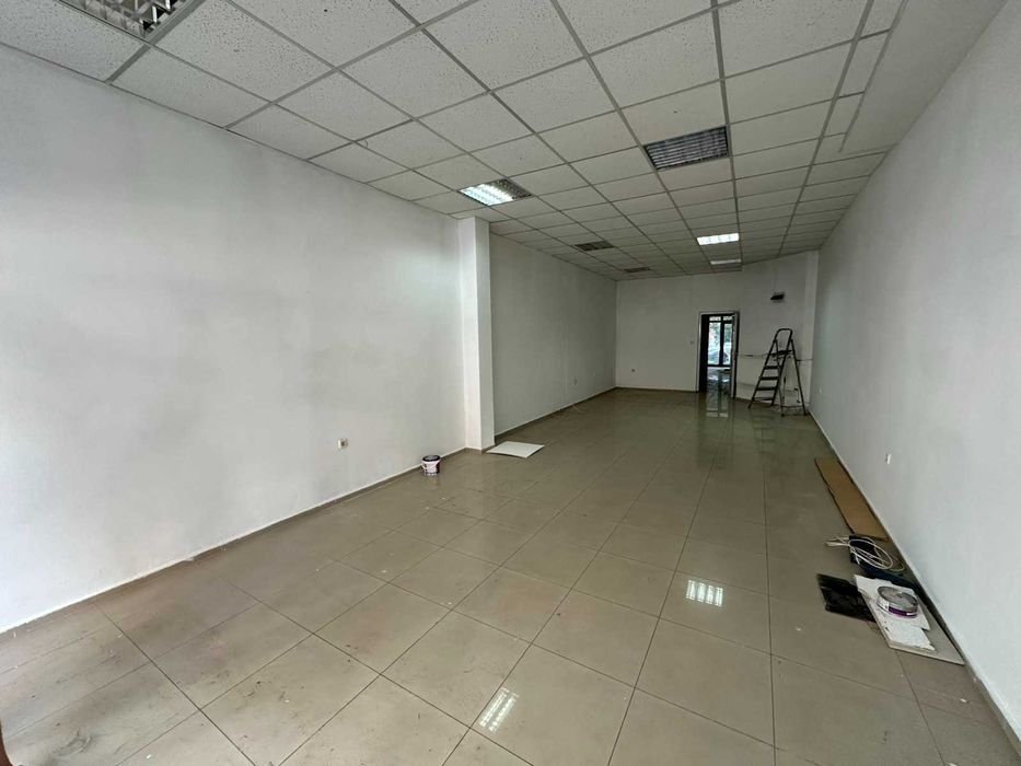 Дава се под наем Магазин в Пловдив, Кършияка - 100 кв.м за 612 € - Снимка #2
