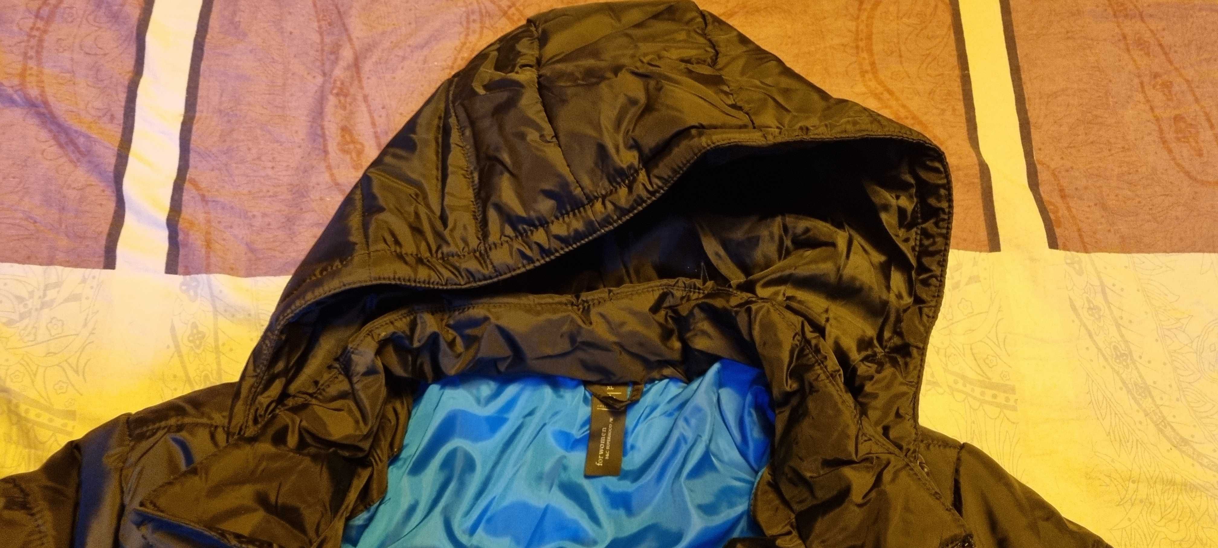 Geaca dama, neagra, cu gluga, rezistenta la apa si vant, XL