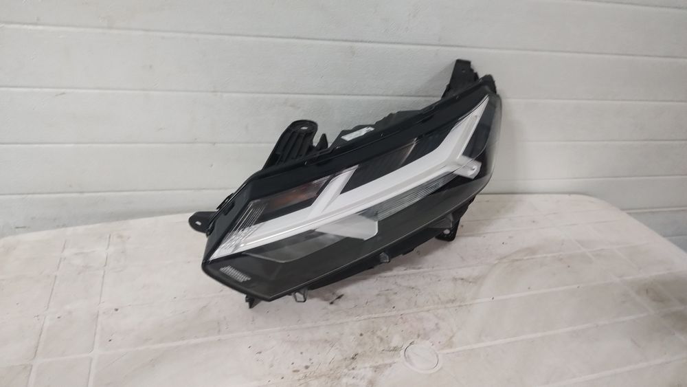 Far stânga Logan 3 , Sandero stepway 3, jogger cod 260602561r
