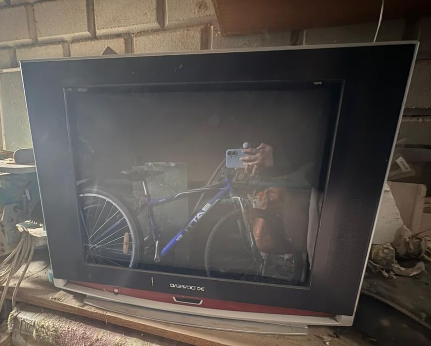 Цветной телевизр