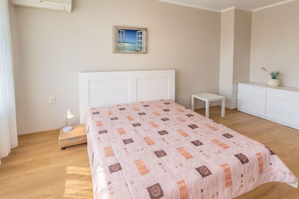 Дава се под наем Тристаен апартамент в Варна, Базар Левски - 80 кв.м за 663 € - Снимка #3