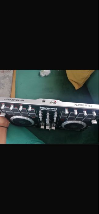 Consola dj numark mixtrack pro 2