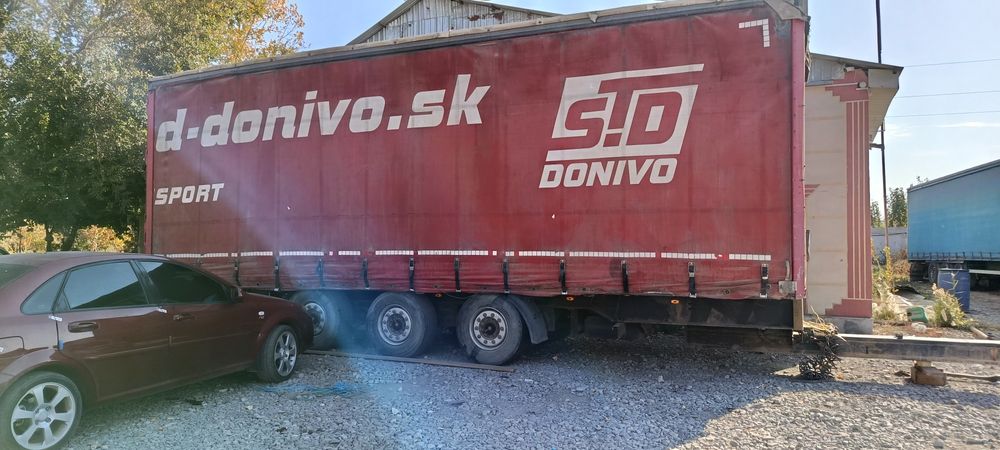 Прицеп паровозга сотилади