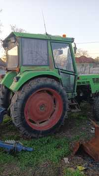 Vand tractor deuz si scuter de 125 cu act