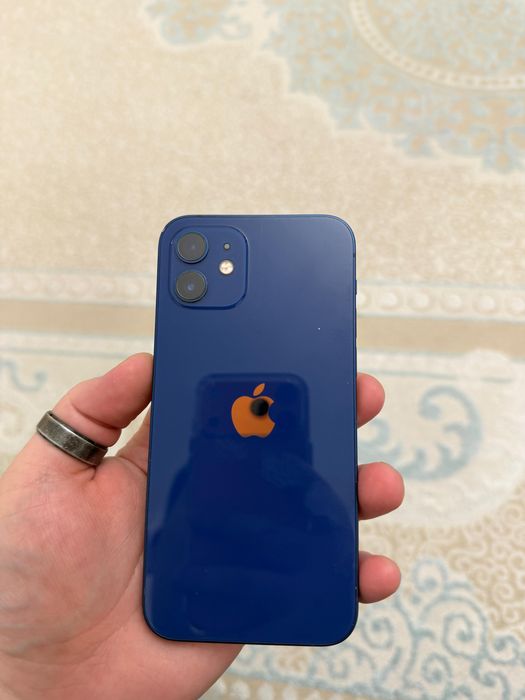 Продаю Iphone 12 Айфон
