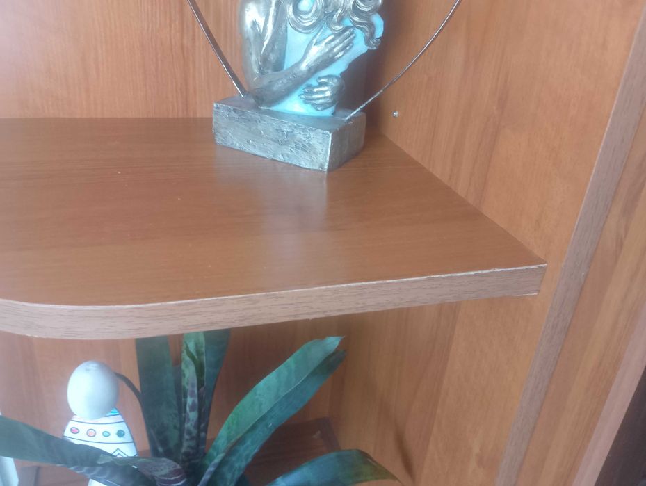 Продавам холна секция