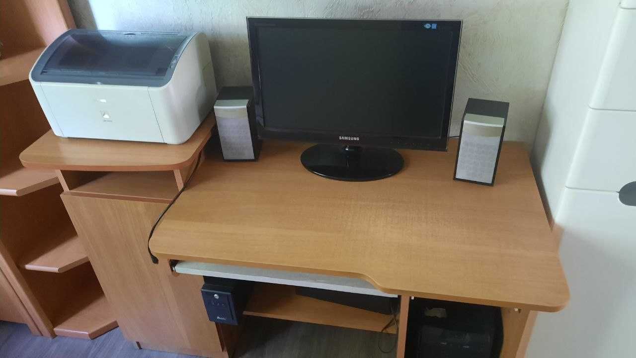 Столик компьютерный