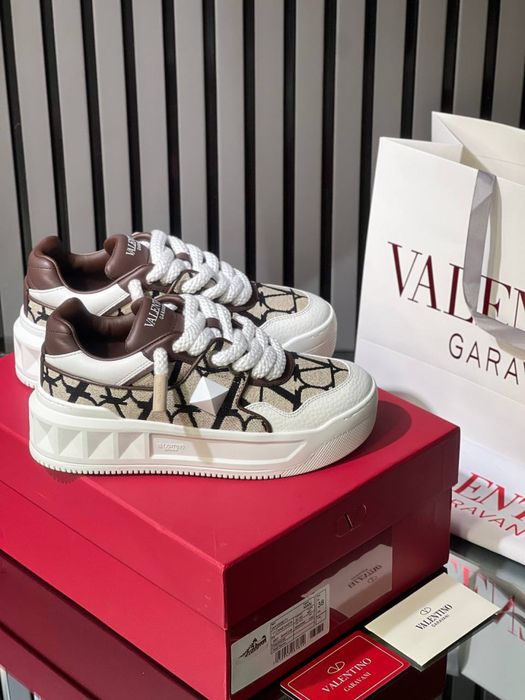 incaltaminte adidasi unisex Valentino