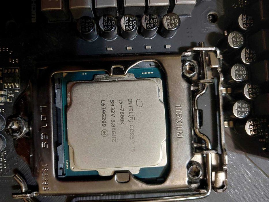 Intel Core i5 7600K + MSI Z270 Gaming M5