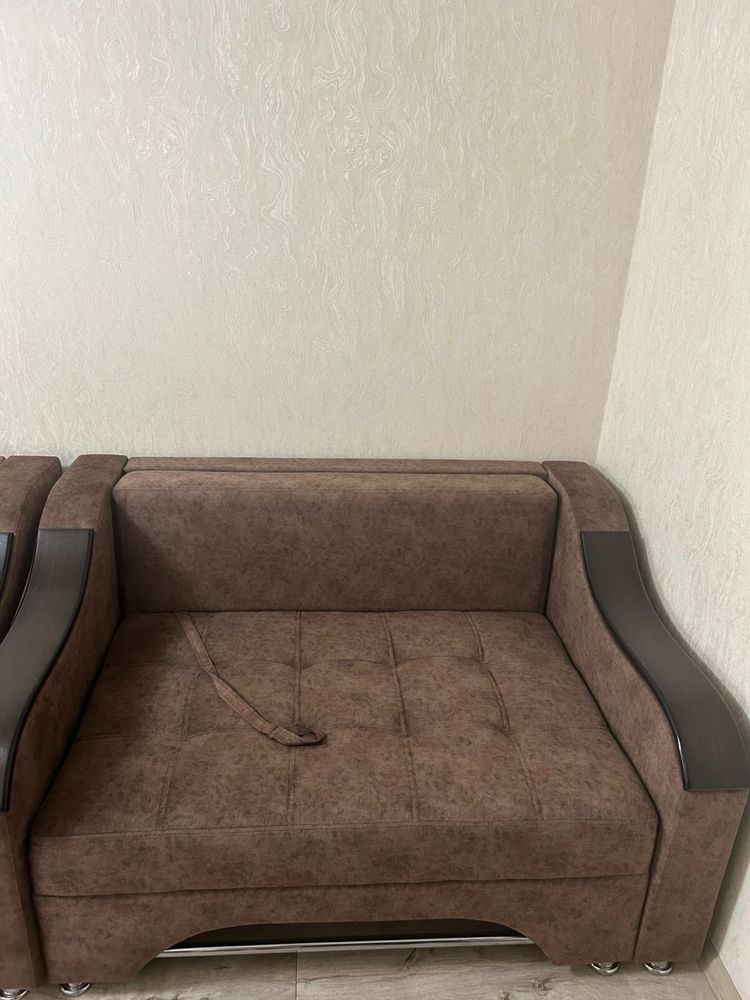 Продается диван, кресло