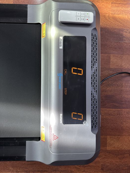 Vând banda de alergat mobila.