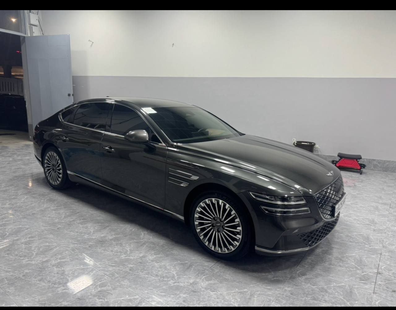 Genesis G80  2022 - 2023