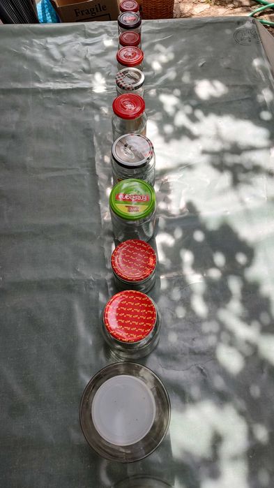 Стъклени буркани