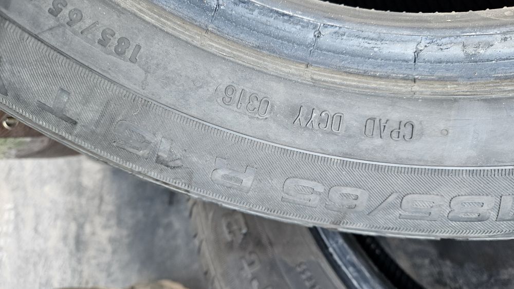2бр гуми 185 65 15 унироял