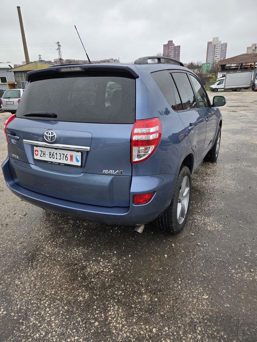 Тойота RAV4  2,0 4*4 Бензин