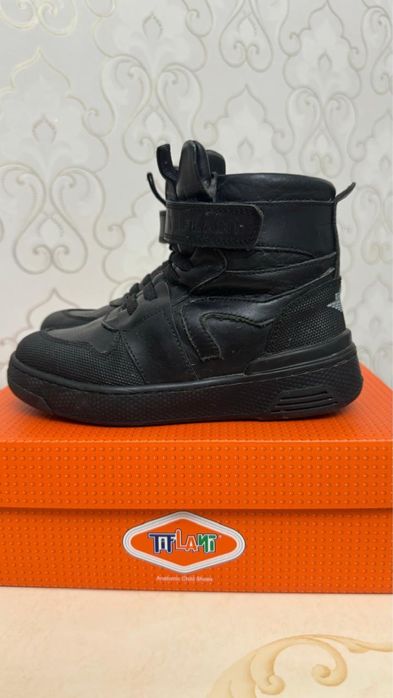 Продам детские зимние ботинки Tiflani на мальчика отличного качества