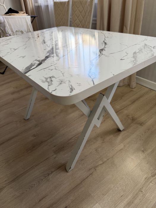 Продам стол и стулья