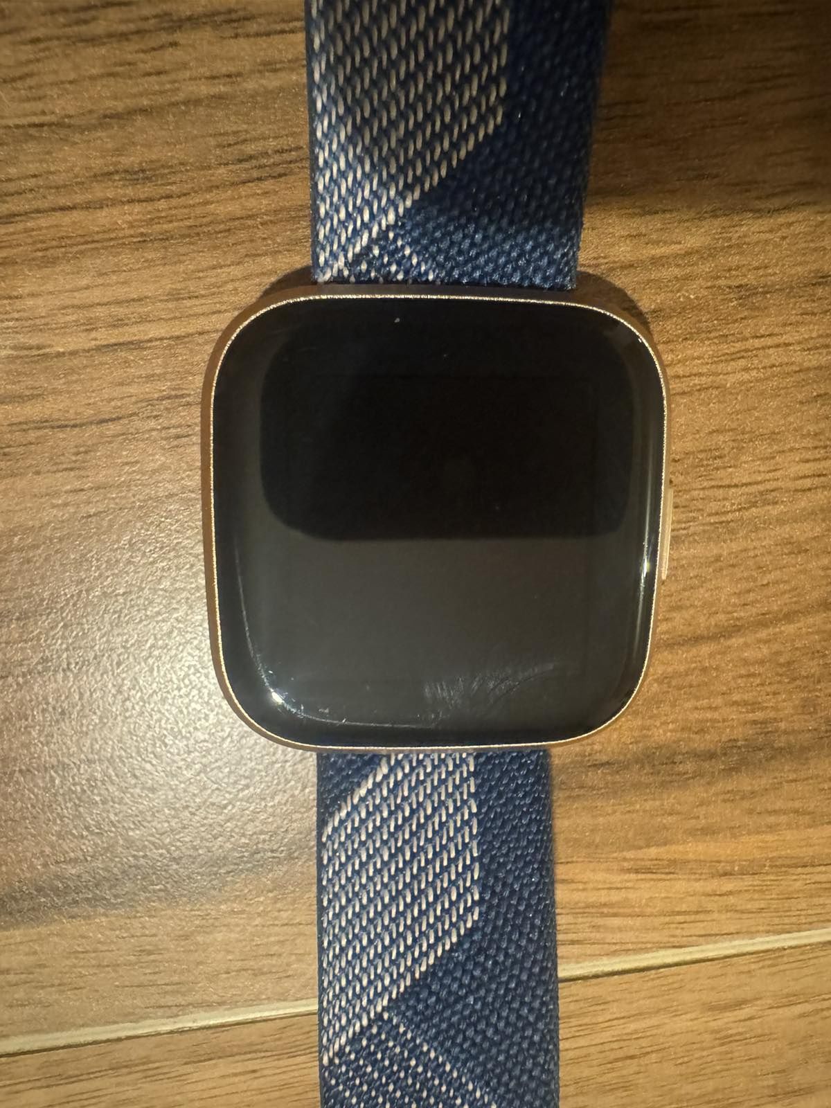 Предлагам смарт/smart часовник Fitbit versa 2 Special edition