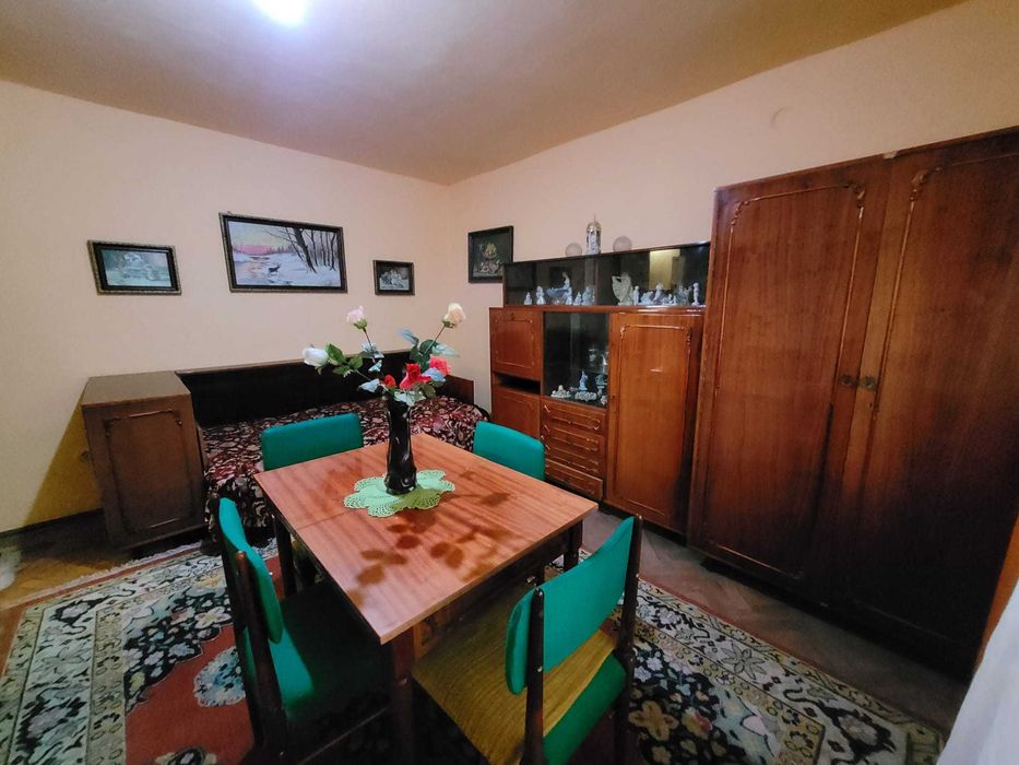 Apartament 4 camere – 115 mp – vis-a-vis de Castelul Regal Săvârșin