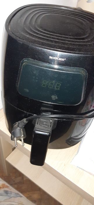 Aparat cu aer cald de gatit