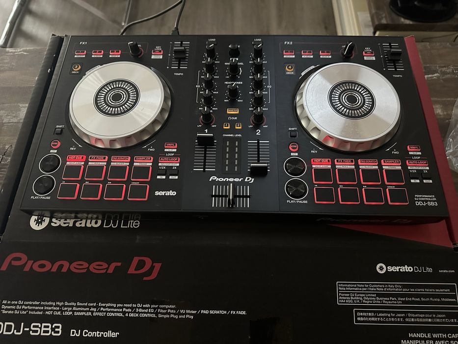 Pioneer DDJ-SB3/ DJ контролер/