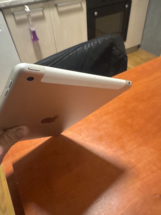 Ipad A1954  generatia 6 Baterie defecta, pentru piese