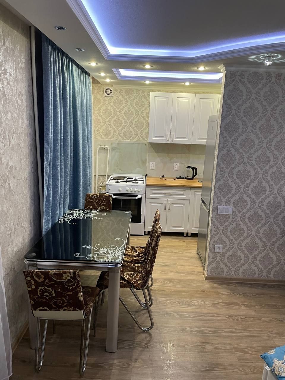 Сдам шикарную квартиру в центре Караганды