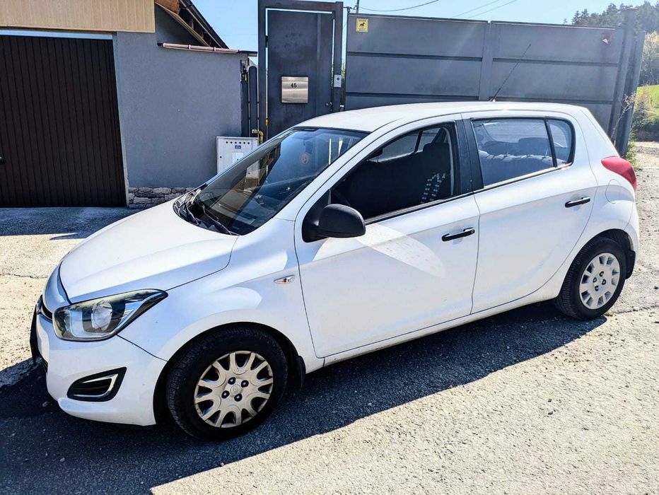 Vând Hyundai 120  an 2015