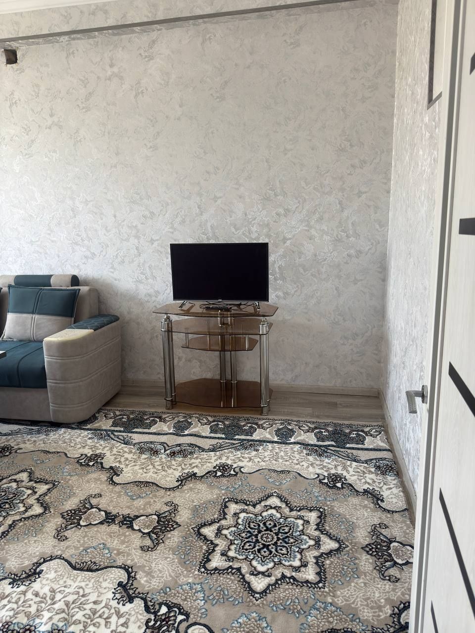 Yashnaobod tumanida  barcha sharoitga ega bolgan kvartira beriladi