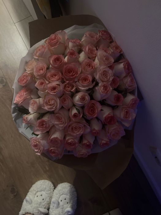 букет 55 роз свежих