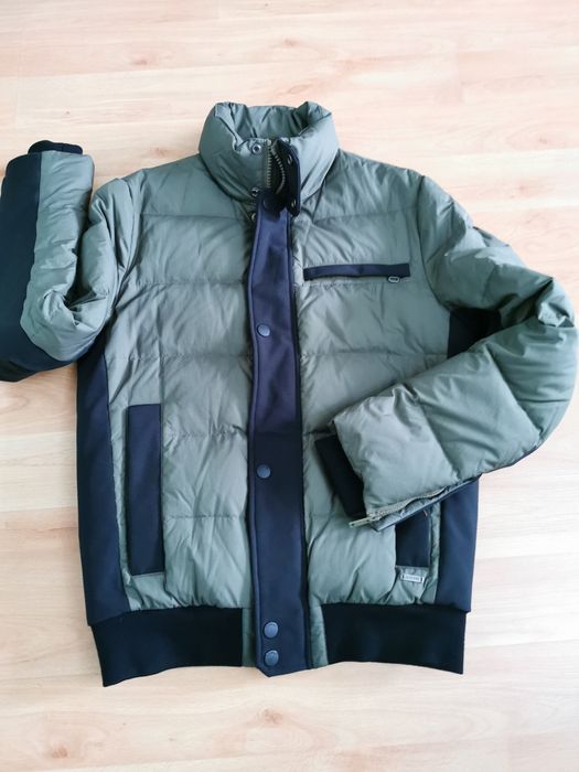 Продава се пухено яке ICEBERG