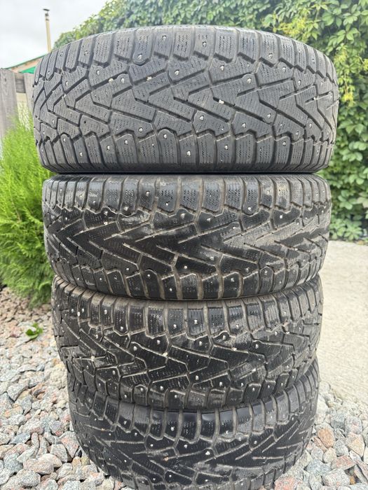 Pirelli ice zero R 16