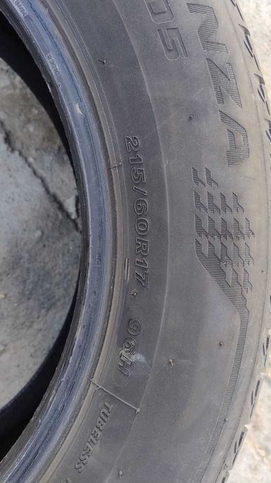 Vând anvelope DUSTER în stare foarte bună