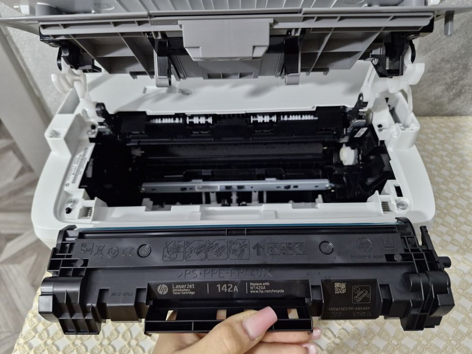 Vând imprimantă HP cu laser