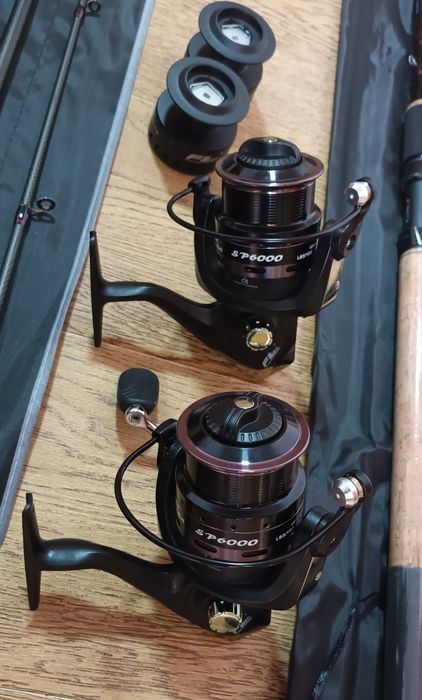 SET 2 Feedere FL BLACK FORCE 3.60 Actiune 60-180 + 2 Mulinete FL Spark
