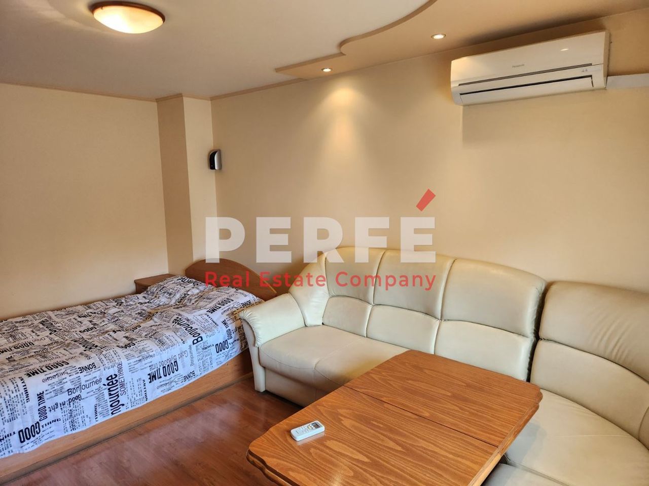 Продава се Двустаен апартамент в Бургас, Славейков - 70 кв.м за 1470 €/кв.м - Снимка #2