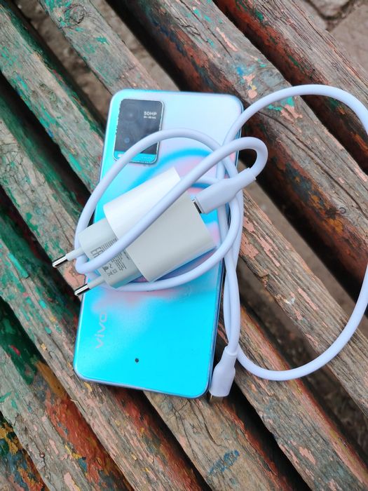 Продаю два телефона Vivo Y33s, Vivo Y17s