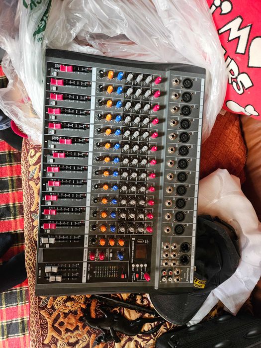 Sistem boxe mai multe detalii in privat