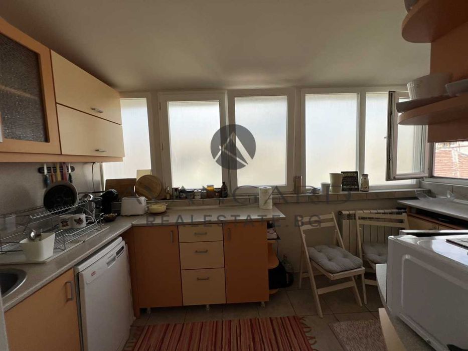 Продава се Тристаен апартамент в Пловдив, Кючук Париж - 113 кв.м за 2027 €/кв.м - Снимка #8