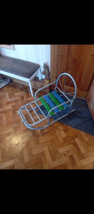 Продам санки детские