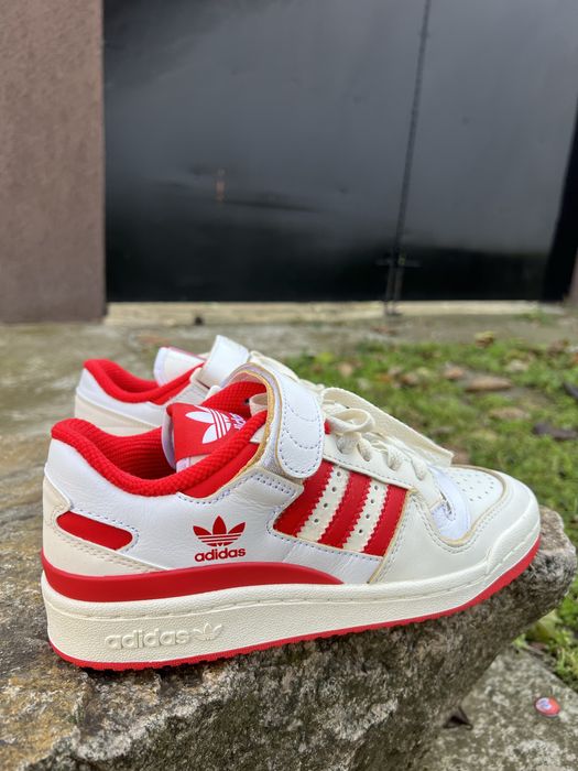 Vând Adidas Originals