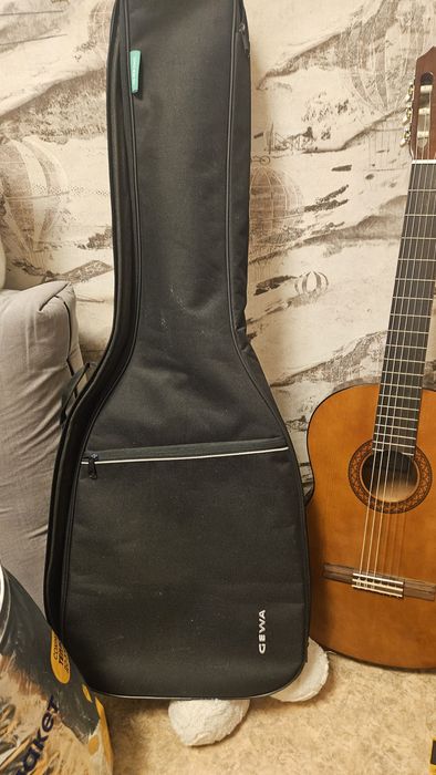 Продам гитару yamaha c40