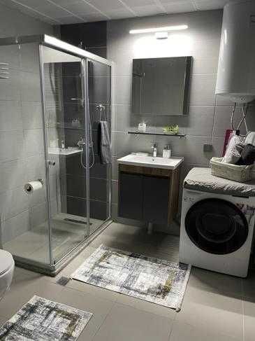 Дава се под наем Тристаен апартамент в Бургас, Център - 80 кв.м за 331.5 € - Снимка #9