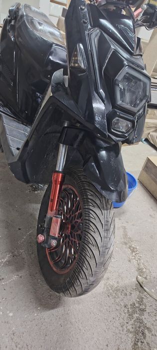 Electro skuter yaxwi holatda