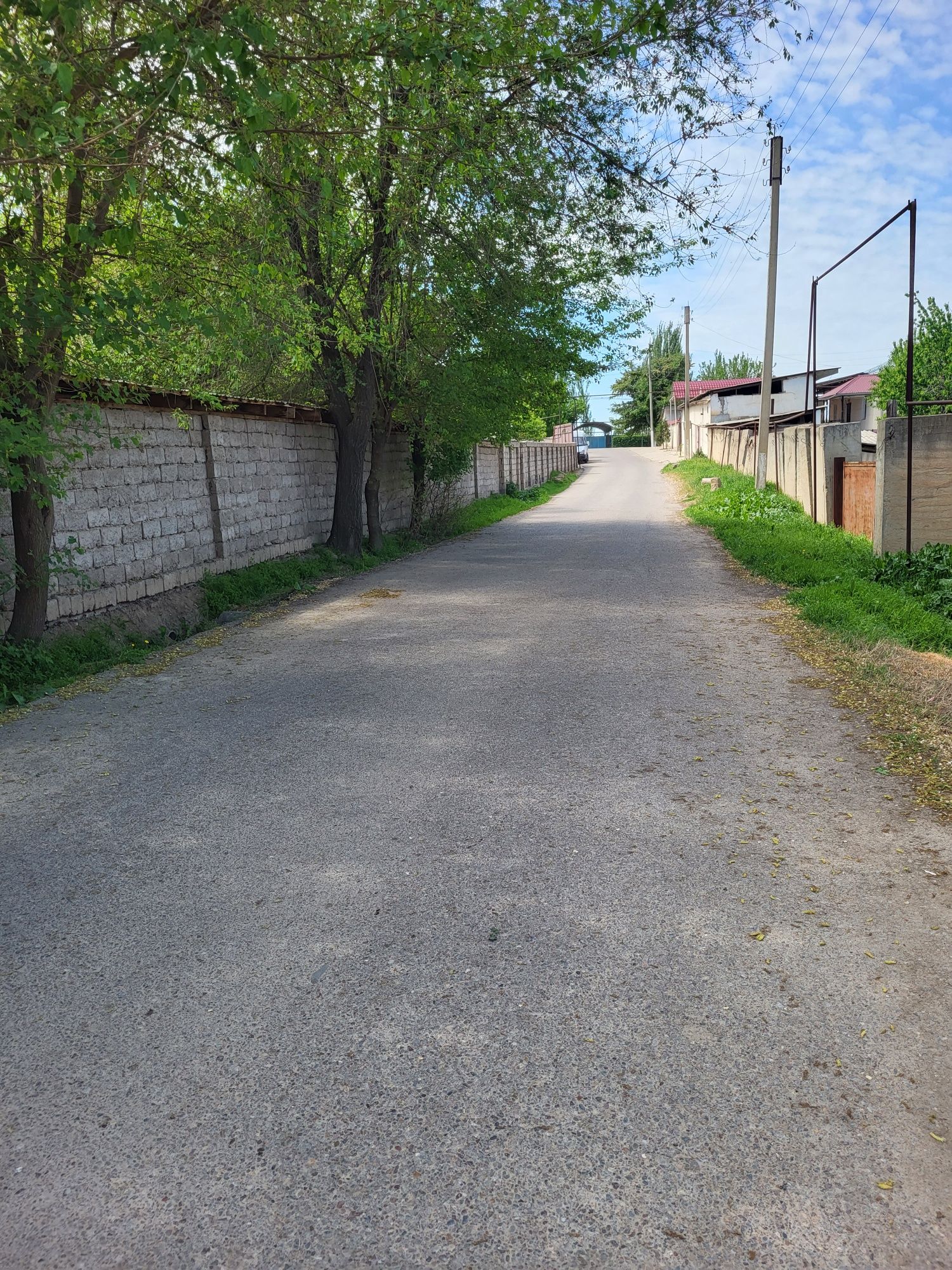 Продается дом с земельным участком