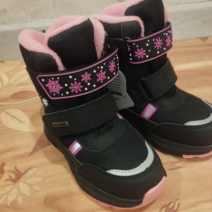 Продам зимние сапоги для девочек
