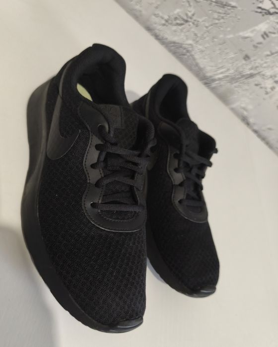 Incaltaminte Nike 41 (26cm). Impecabil