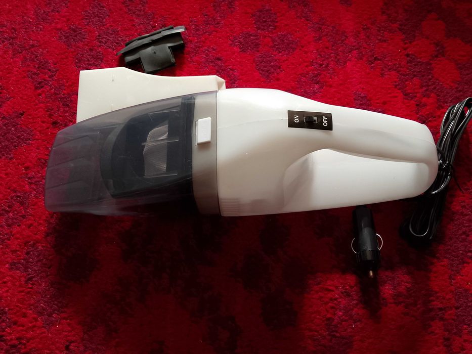 Автомобильный пылесос