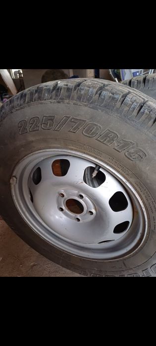 Продам шины 225.70R16  новый